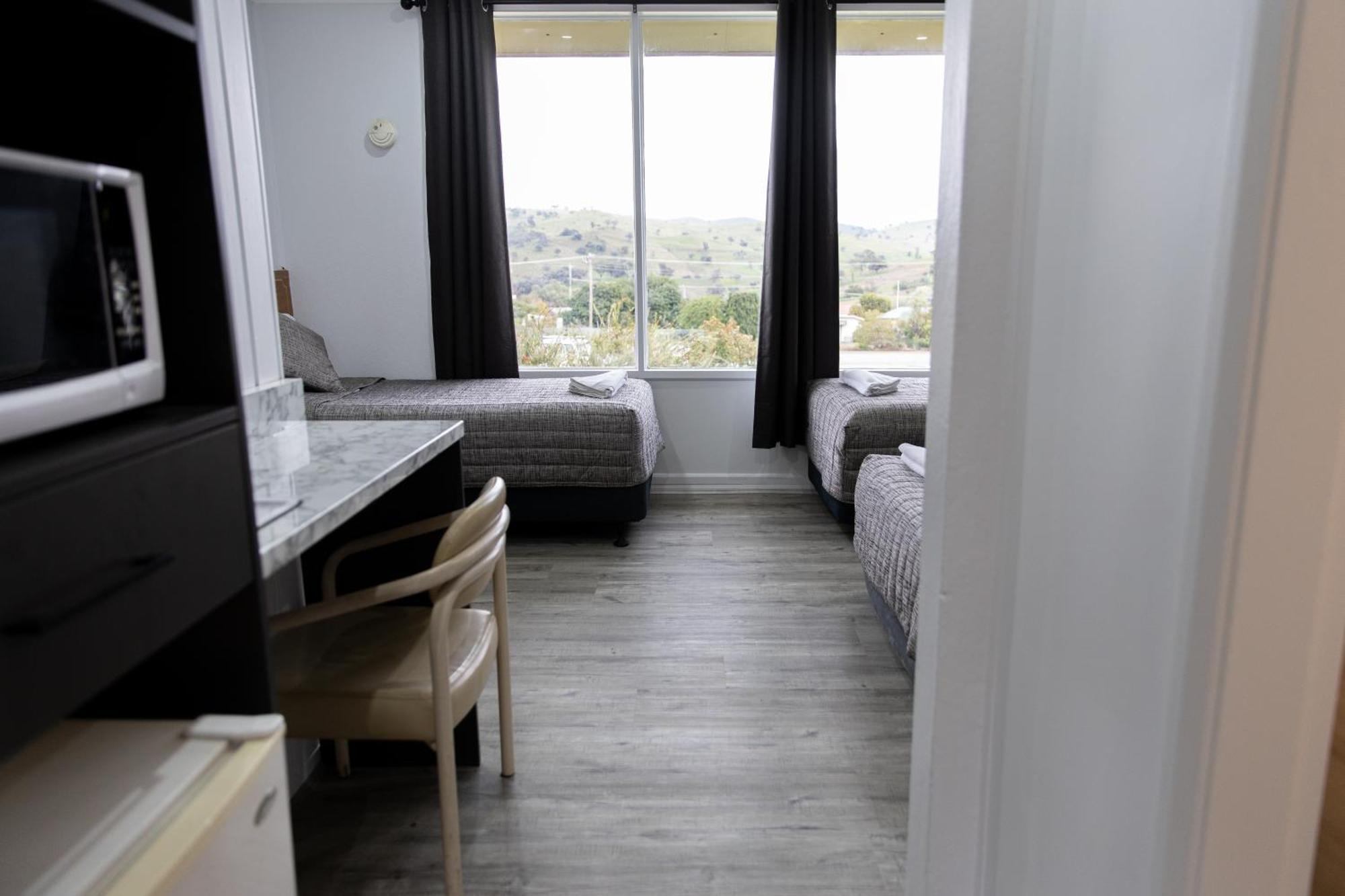 Garden Motor Inn Gundagai Bagian luar foto