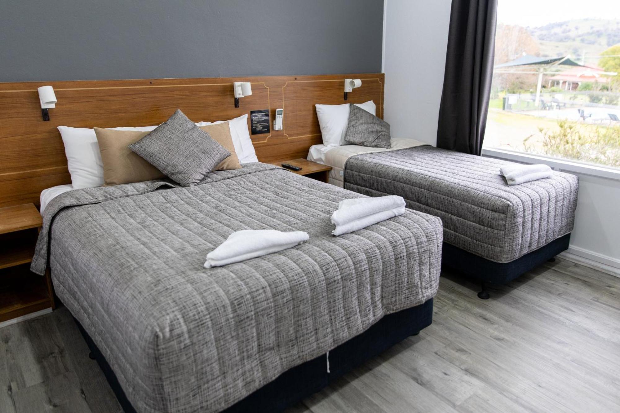 Garden Motor Inn Gundagai Bagian luar foto