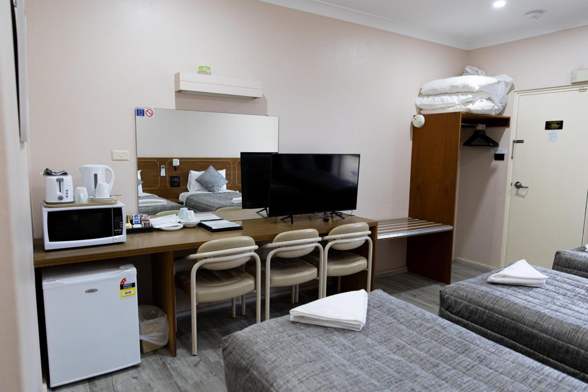 Garden Motor Inn Gundagai Bagian luar foto