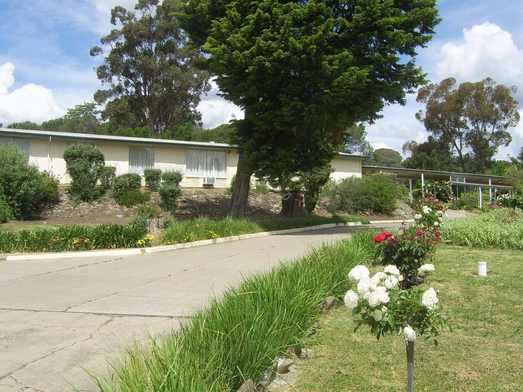 Garden Motor Inn Gundagai Bagian luar foto